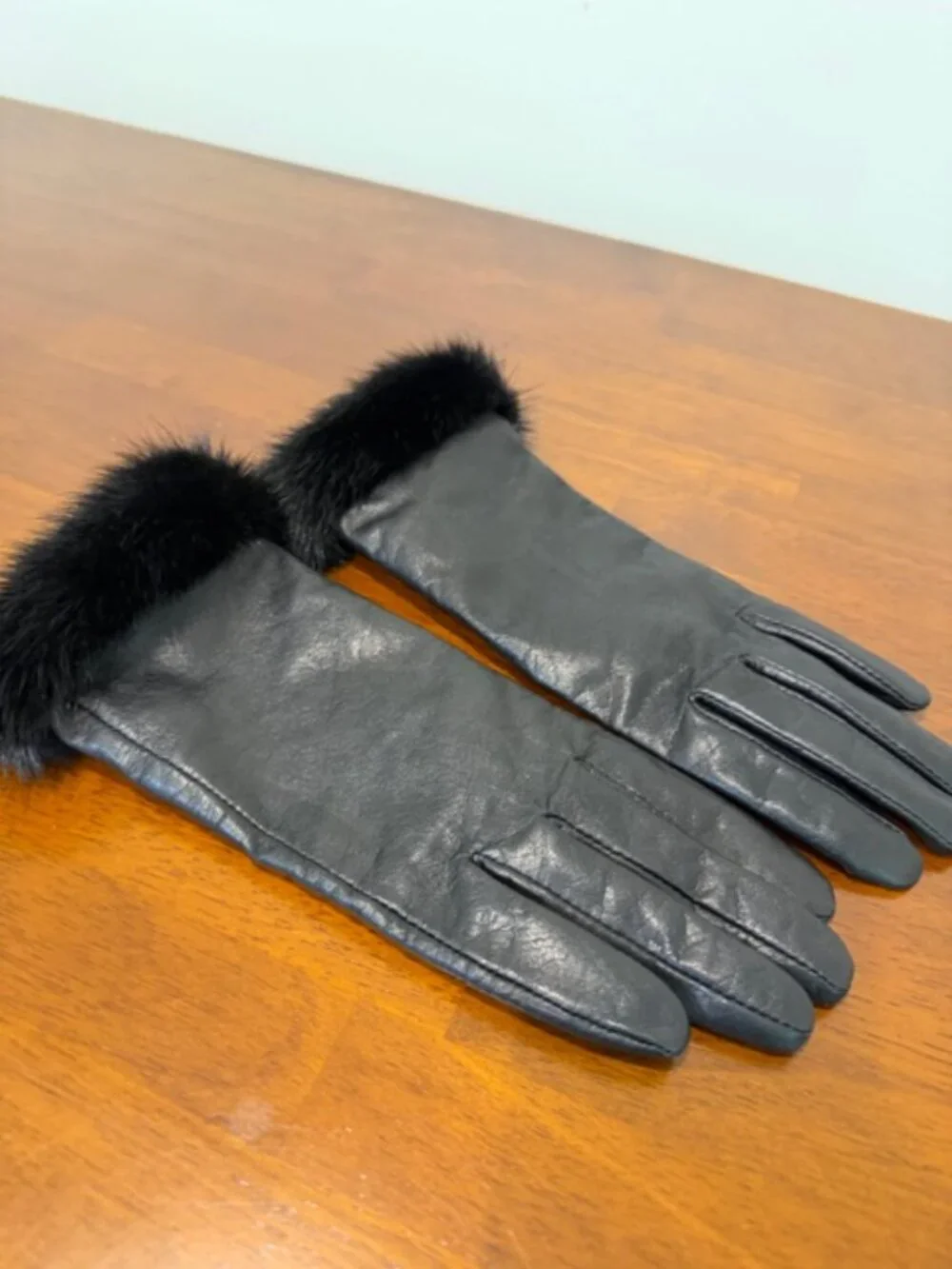 Leather Cashmere Lining Women’s Gloves Used.